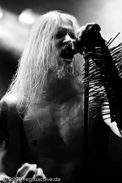 Kampfar (live auf dem Metal Bash 2009 Neu Wulmstorf)
Fotos: Holger Nassenstein